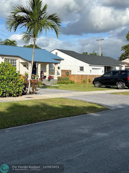  Single Family Homes Photo 7: 6381 SW 39th St  Miami,  FL 33155