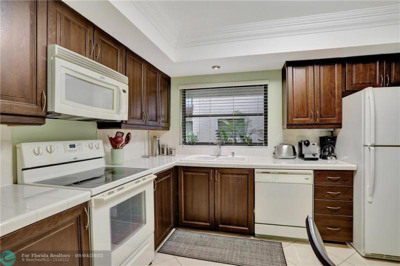  Condo & Townhome Photos