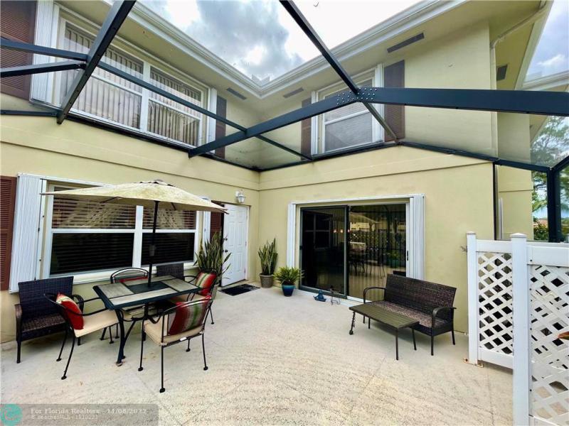  Condo & Townhome Photos