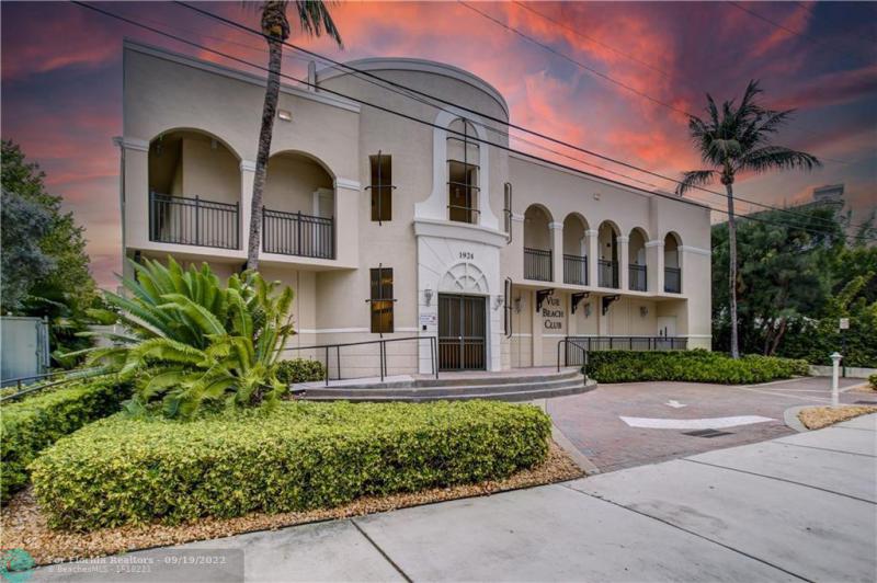  Condo & Townhome Photos