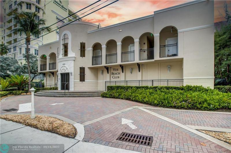  Condo & Townhome Photos