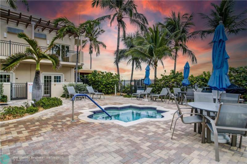  Condo & Townhome Photos