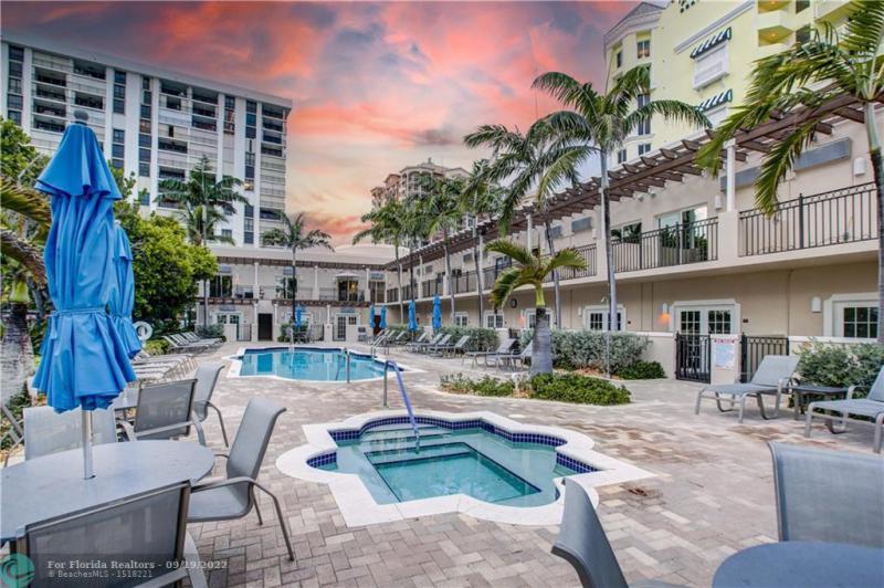  Condo & Townhome Photos