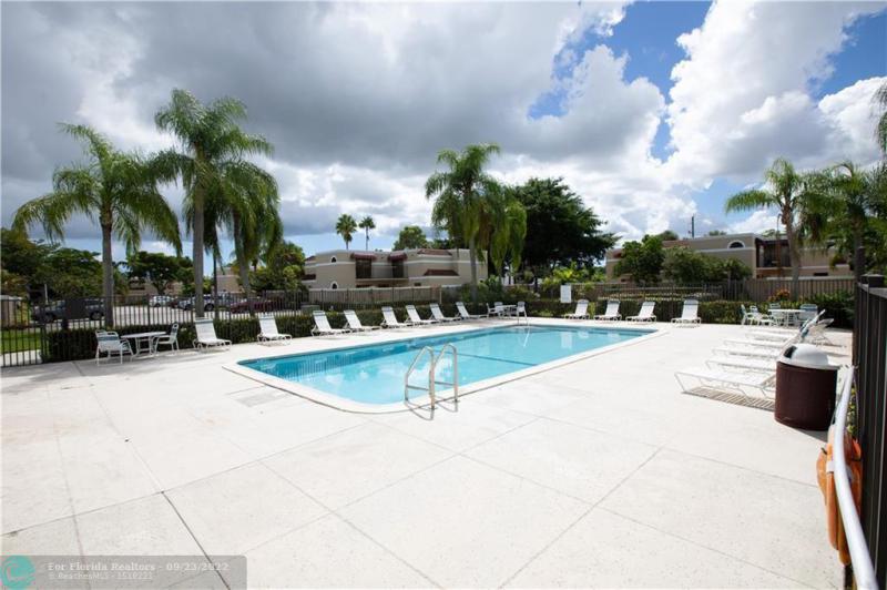  Condo & Townhome Photos