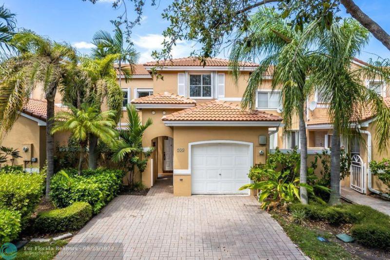  Condo & Townhome Photos
