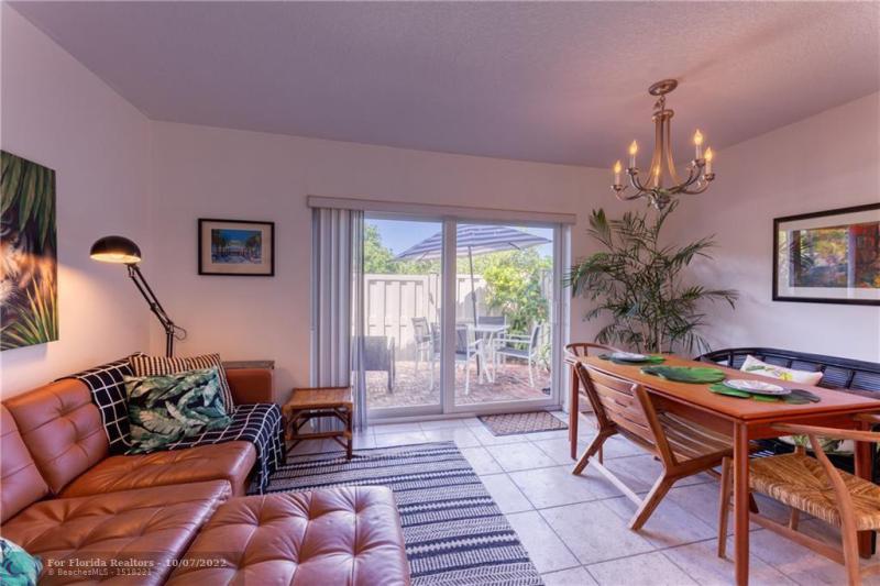  Condo & Townhome Photos