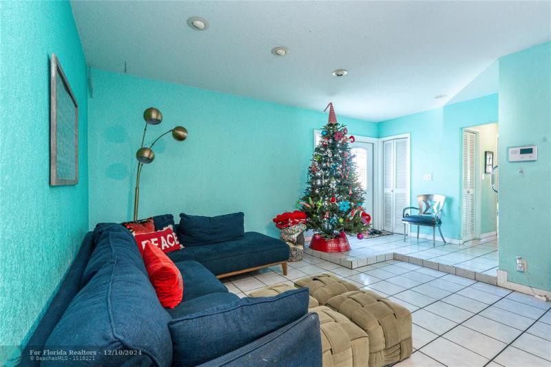  Single Family Homes Photo 17: 4430 NW 25th St  Lauderhill,  FL 33313