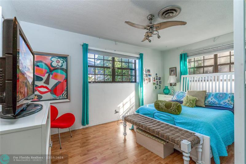  Single Family Homes Photo 5: 4430 NW 25th St  Lauderhill,  FL 33313