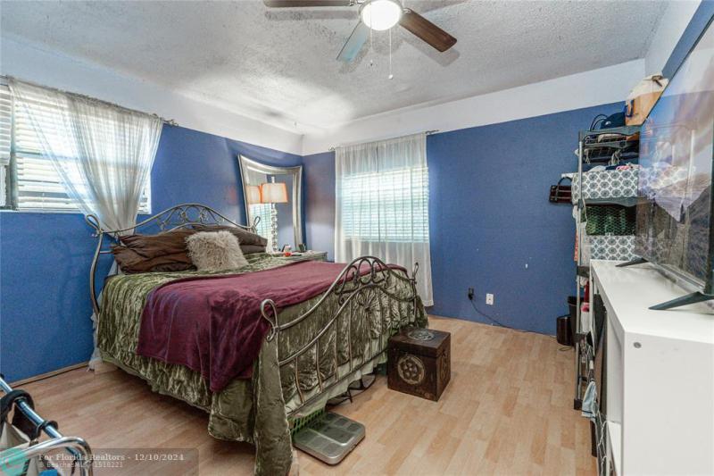  Single Family Homes Photo 6: 4430 NW 25th St  Lauderhill,  FL 33313