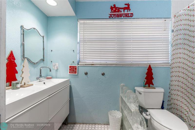  Single Family Homes Photo 8: 4430 NW 25th St  Lauderhill,  FL 33313