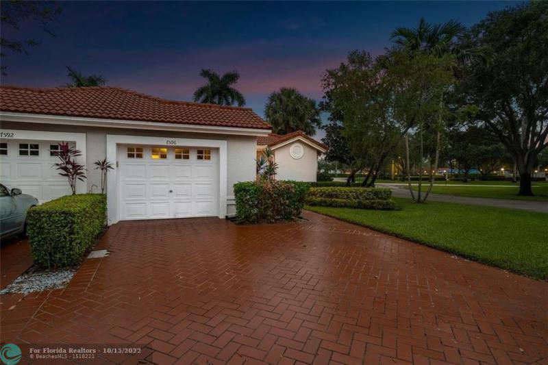  Condo & Townhome Photos