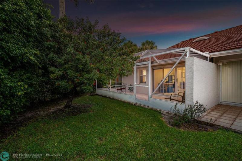  Condo & Townhome Photos