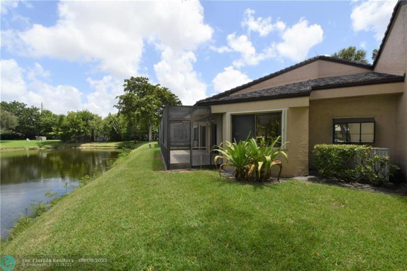  Condo & Townhome Photos