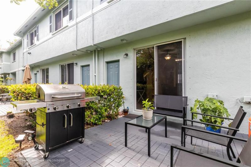  Condo & Townhome Photos