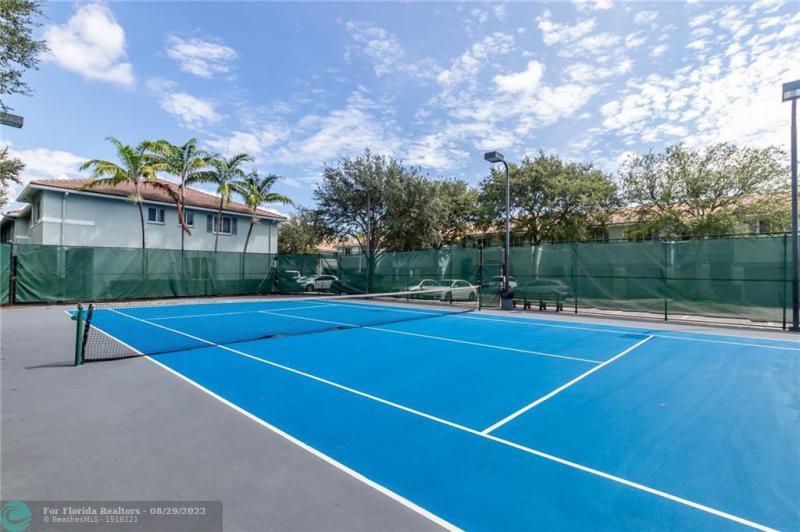  Condo & Townhome Photos