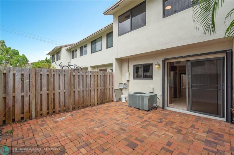  Condo & Townhome Photos