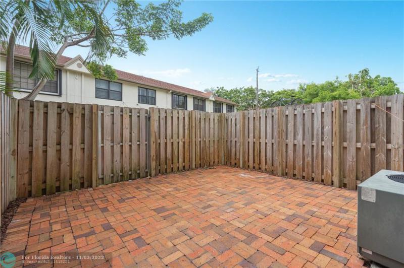 Condo & Townhome Photos