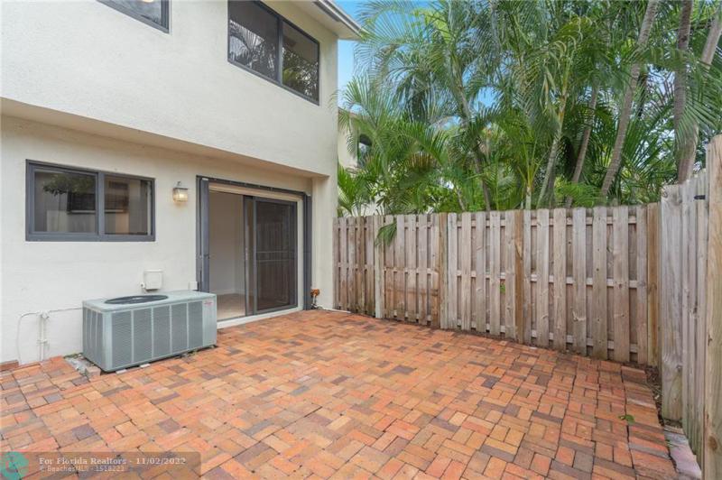  Condo & Townhome Photos
