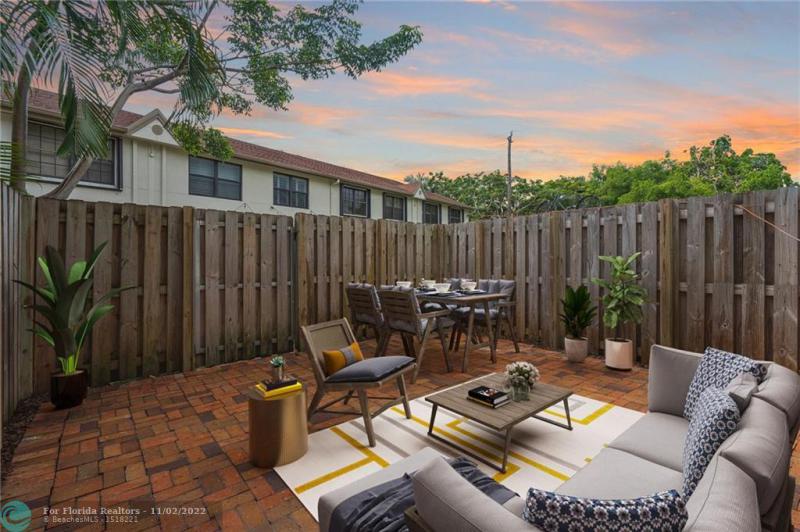  Condo & Townhome Photos