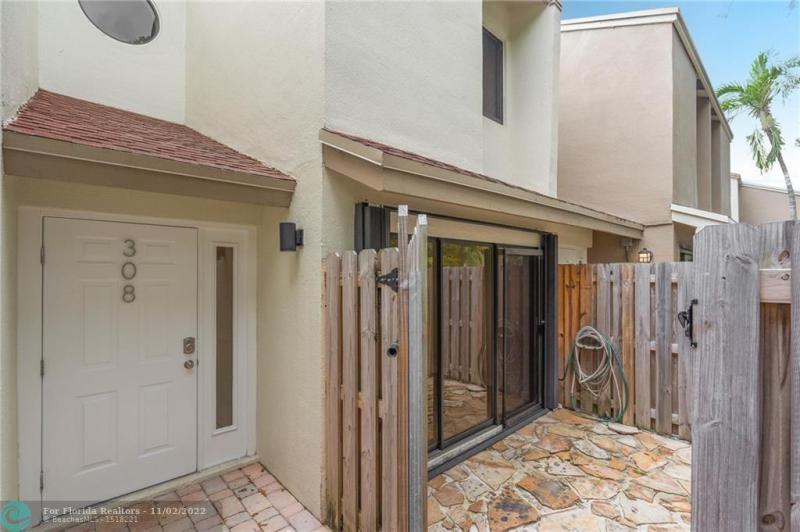  Condo & Townhome Photos