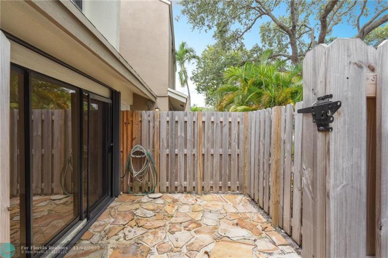  Condo & Townhome Photos