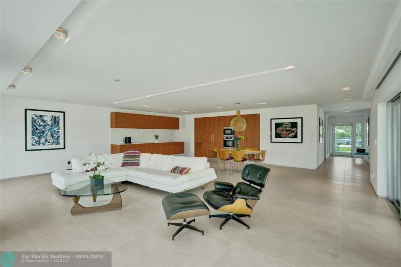  Single Family Homes Photo 18: 35 CASTLE HARBOR ISLE  Fort Lauderdale,  FL 33308