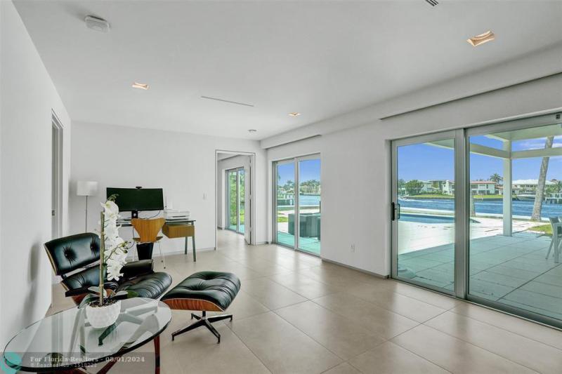  Single Family Homes Photo 25: 35 CASTLE HARBOR ISLE  Fort Lauderdale,  FL 33308