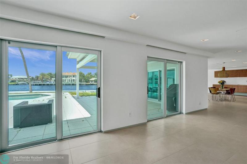 Single Family Homes Photo 27: 35 CASTLE HARBOR ISLE  Fort Lauderdale,  FL 33308