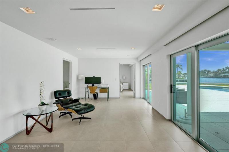  Single Family Homes Photo 28: 35 CASTLE HARBOR ISLE  Fort Lauderdale,  FL 33308