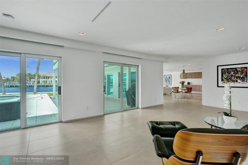  Single Family Homes Photo 29: 35 CASTLE HARBOR ISLE  Fort Lauderdale,  FL 33308