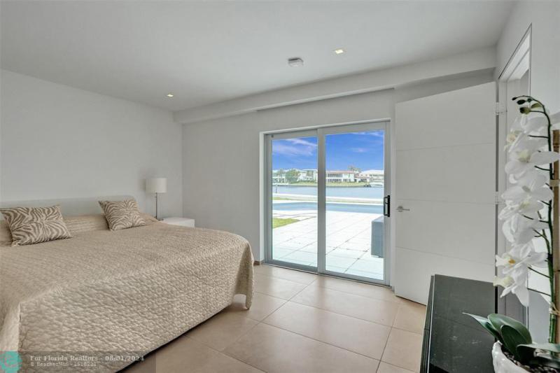  Single Family Homes Photo 31: 35 CASTLE HARBOR ISLE  Fort Lauderdale,  FL 33308