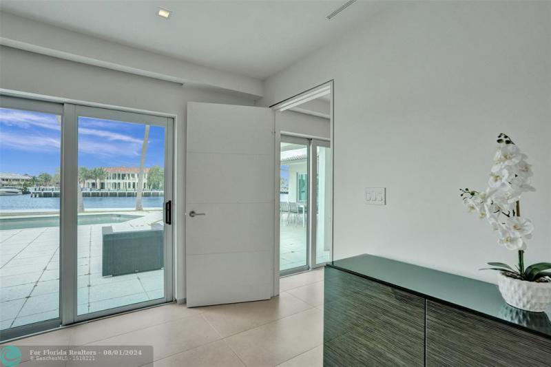  Single Family Homes Photo 33: 35 CASTLE HARBOR ISLE  Fort Lauderdale,  FL 33308