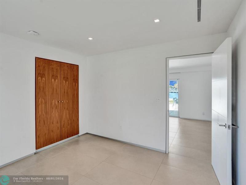  Single Family Homes Photo 42: 35 CASTLE HARBOR ISLE  Fort Lauderdale,  FL 33308