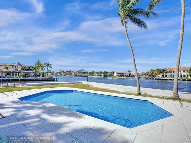  Single Family Homes Photo 45: 35 CASTLE HARBOR ISLE  Fort Lauderdale,  FL 33308