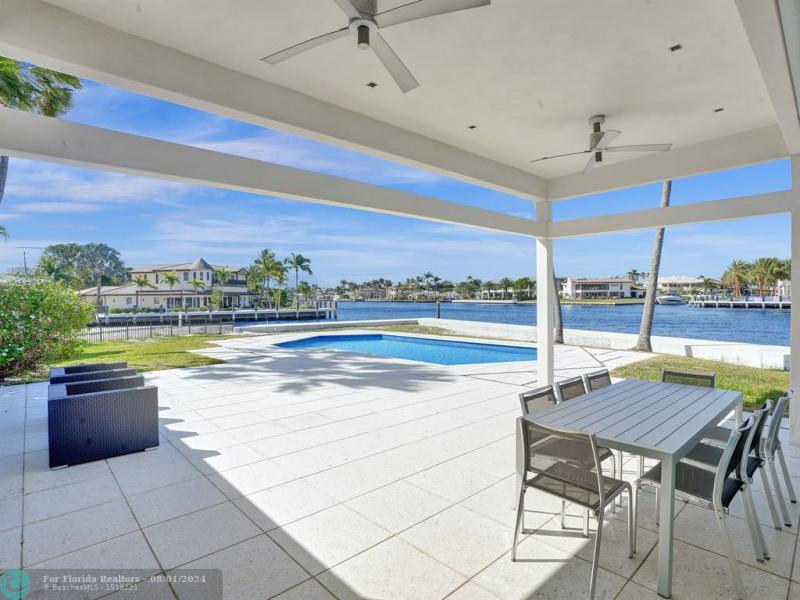  Single Family Homes Photo 48: 35 CASTLE HARBOR ISLE  Fort Lauderdale,  FL 33308