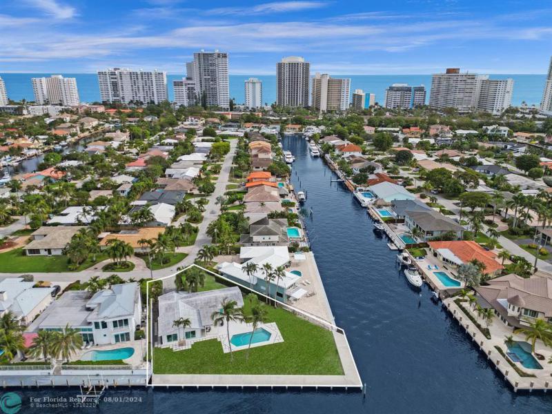  Single Family Homes Photo 56: 35 CASTLE HARBOR ISLE  Fort Lauderdale,  FL 33308