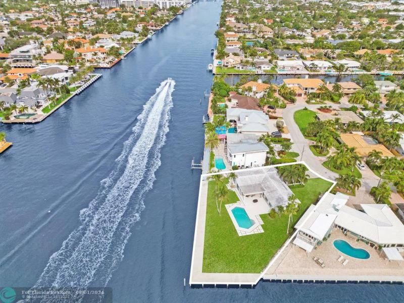  Single Family Homes Photo 6: 35 CASTLE HARBOR ISLE  Fort Lauderdale,  FL 33308