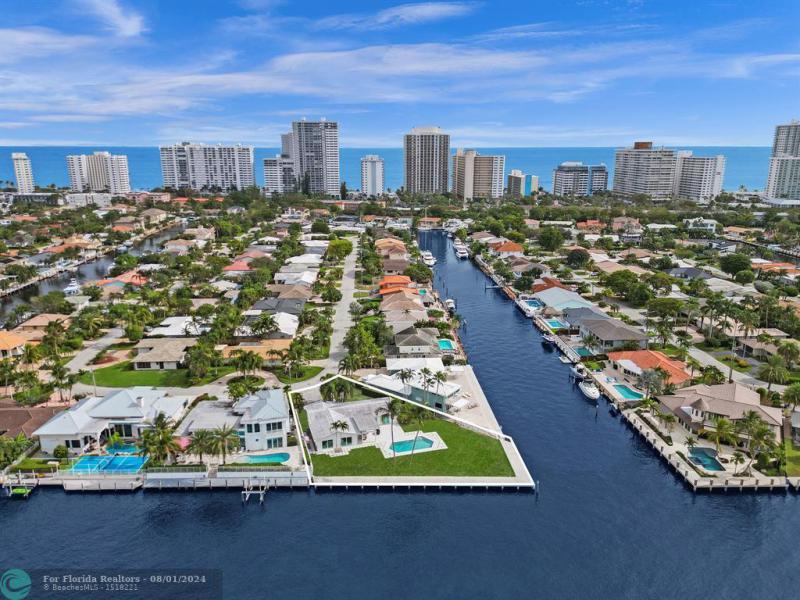 Single Family Homes Photo 63: 35 CASTLE HARBOR ISLE  Fort Lauderdale,  FL 33308