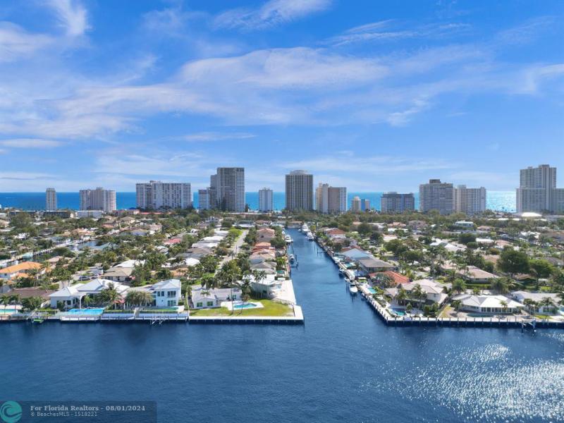  Single Family Homes Photo 65: 35 CASTLE HARBOR ISLE  Fort Lauderdale,  FL 33308