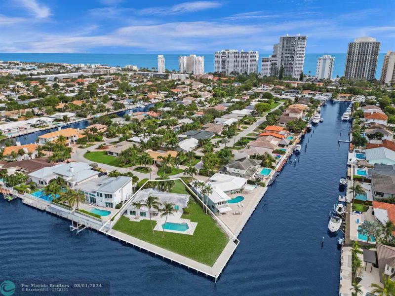  Single Family Homes Photo 67: 35 CASTLE HARBOR ISLE  Fort Lauderdale,  FL 33308