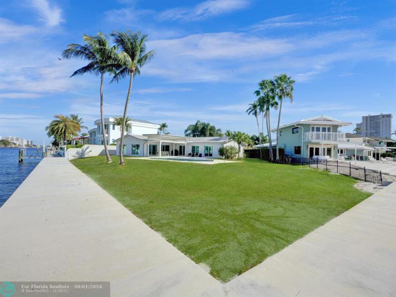  Single Family Homes Photo 68: 35 CASTLE HARBOR ISLE  Fort Lauderdale,  FL 33308