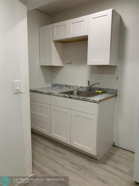  Single Family Homes Photo 15: 716 NW 7th Ct  Florida City,  FL 33034