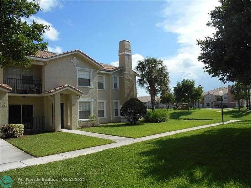  Condo & Townhome Photos