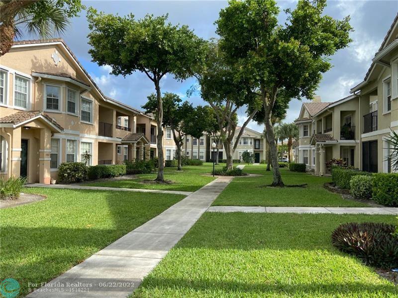  Condo & Townhome Photos