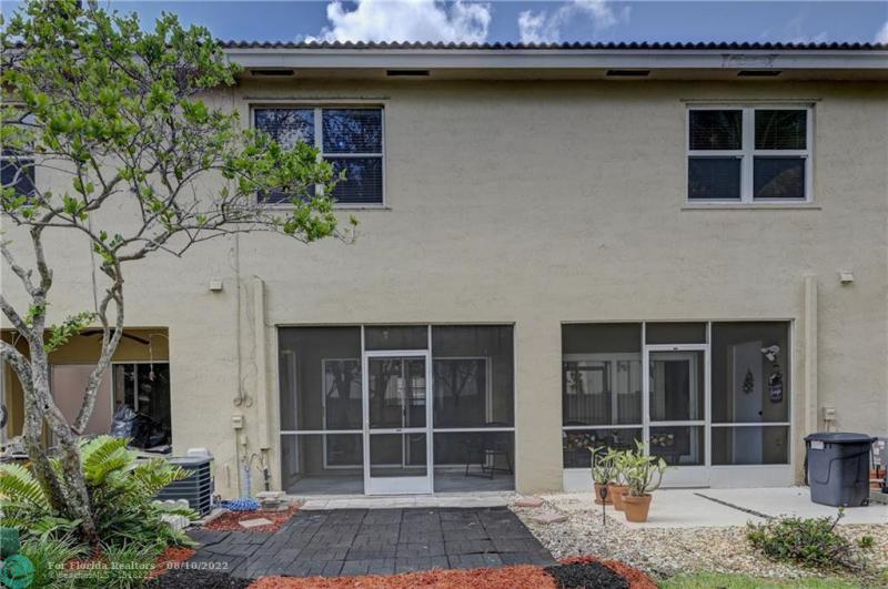  Condo & Townhome Photos