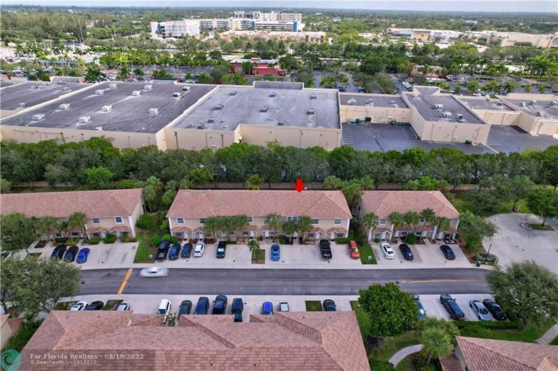  Condo & Townhome Photos