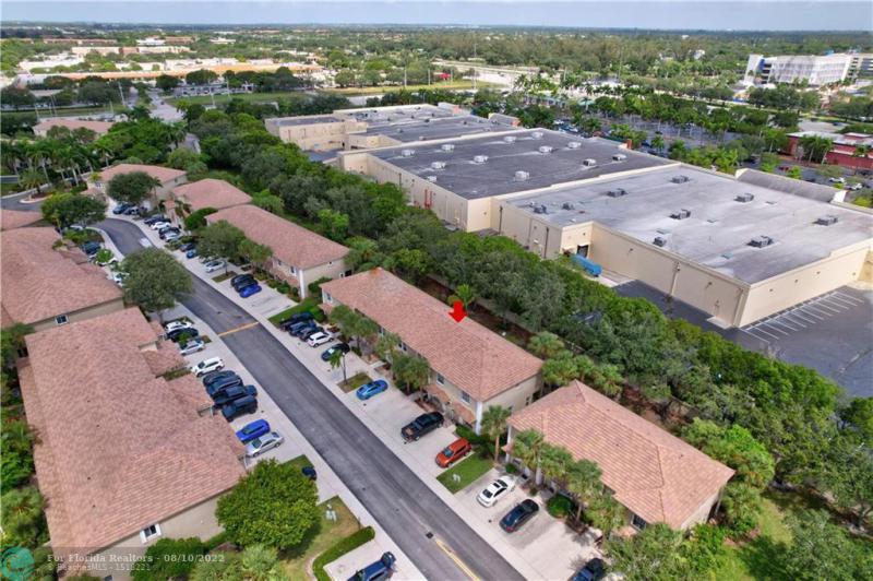  Condo & Townhome Photos