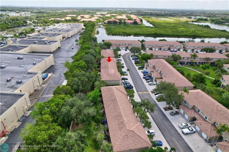  Condo & Townhome Photos