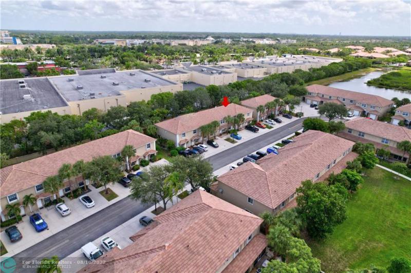  Condo & Townhome Photos