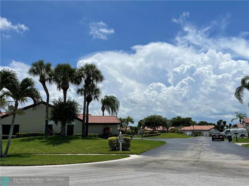  Condo & Townhome Photos
